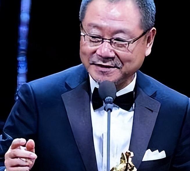 范伟荣获金鹰奖最佳男主角提名，演技卓越，实至名归的荣誉