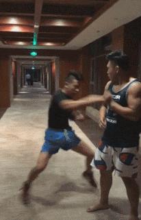 屏幕与现实落差，女主播奔现榜一大哥遭遇骗局与成长之路