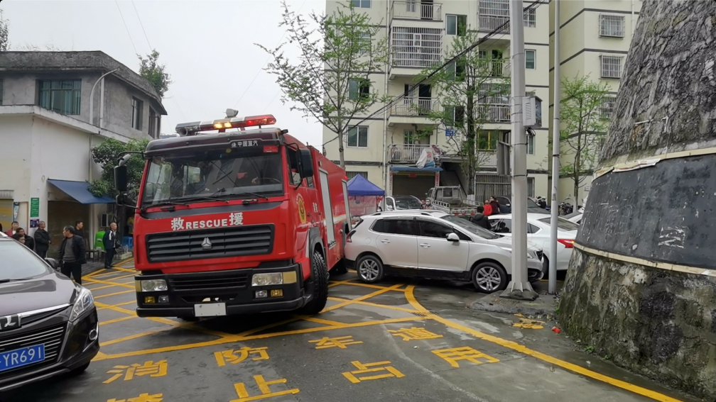 建筑火灾引发紧急状况，逃离尘嚣，心灵之旅启动