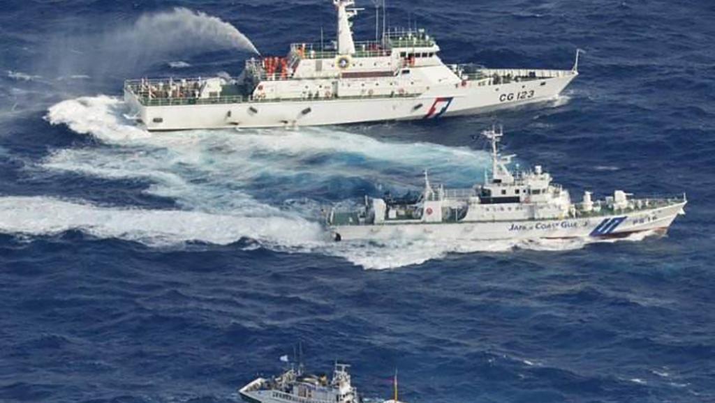 辽宁海域渔船遇风浪危机，温情纽带下的生死救援故事