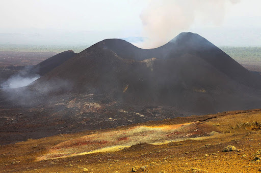 刚果（金）东部火山喷发，寻找内心平静的旅程