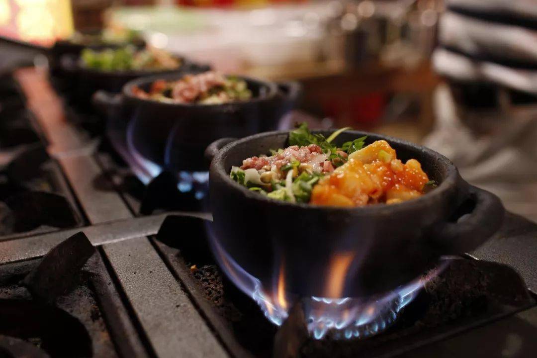 探访小巷中的隐藏美食天堂，小米美食体验之旅