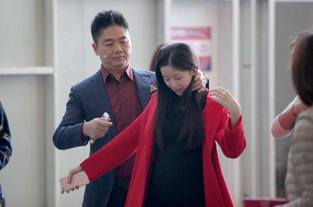 刘强东章泽天报案