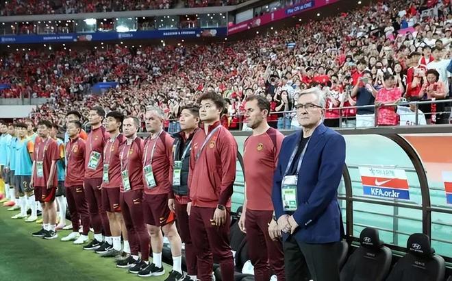国足球员质疑伊万换人决策，应对质疑的步骤指南