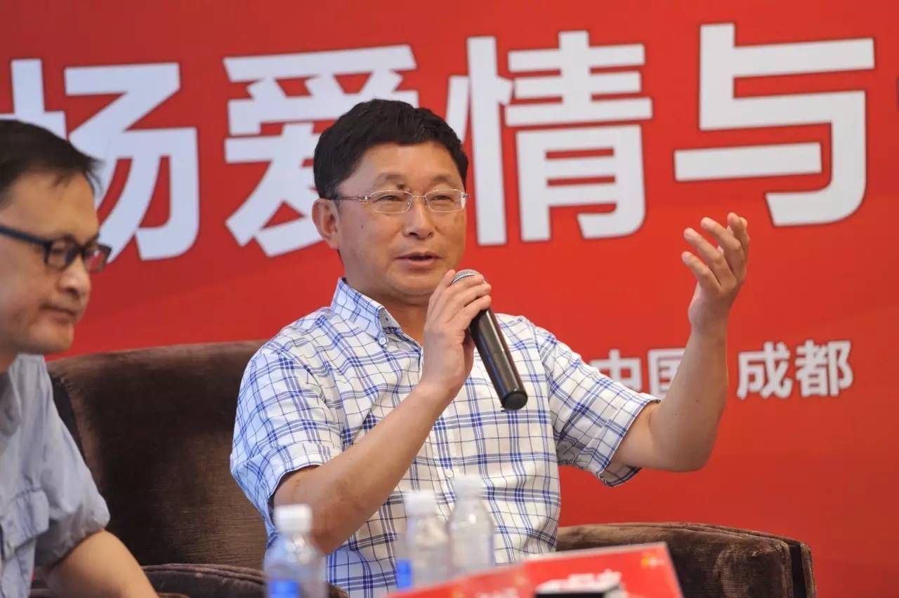 作协主席酒后闹事辱骂酒店前台，公众人物的道德底线挑战？
