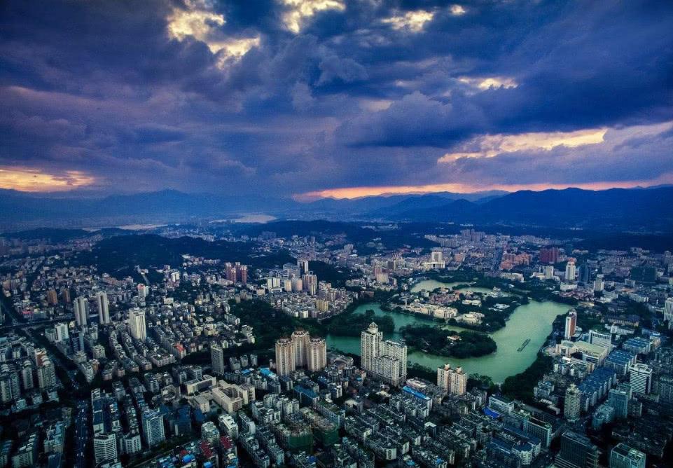 备降温州航班全部安全返回福州机场