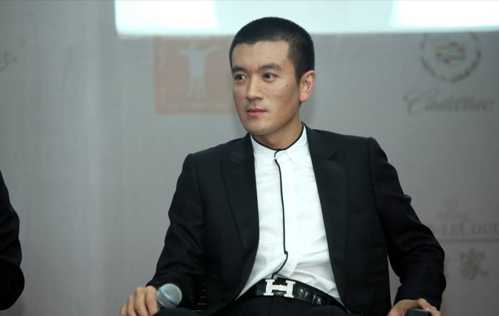 杨子情感纠葛与巨力集团的波折，个人与集团之间的挑战与纷争
