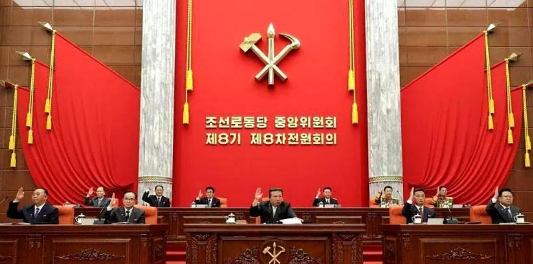 泽连斯基的抉择，寻求核保护还是北约之路？寻找自然美景与内心宁静的旅程探索