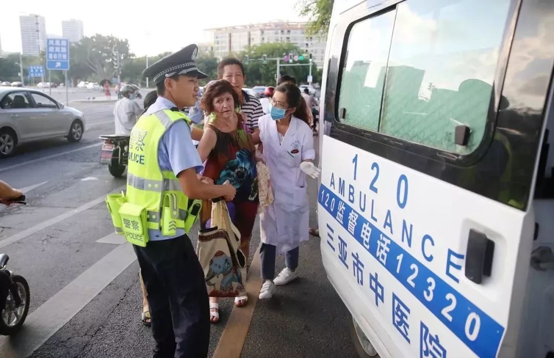 网红机场闹事引发失范现象，膨胀心态下的警醒之钟