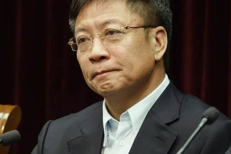 孙宏斌的资产故事，9600亿背后的温暖日常与友情纽带，紧急补血12亿行动揭秘