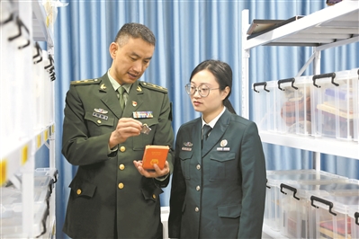 烈士陈祥榕母亲为问勇路揭牌，科技致敬英雄，启航智能之路的荣耀时刻