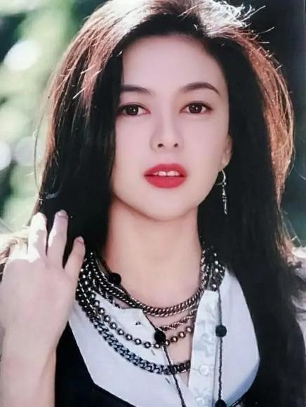 王祖贤最新照片，时光流转下的女神魅力解析