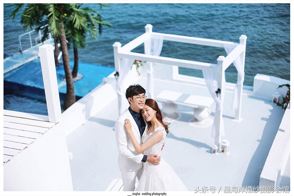 时尚潮流婚纱最新图片，演绎时代印记的婚纱风采