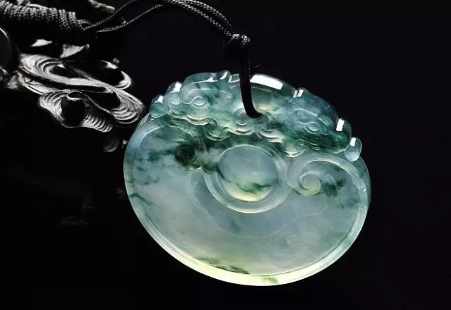 翡翠最新消息，温情友情与璀璨宝石的交织故事