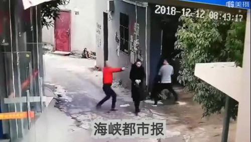 最新枪支探秘，小巷深处的神秘宝藏揭晓