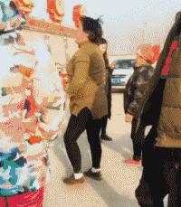 QQ最新表情包大放送，趣味十足，让聊天更生动！