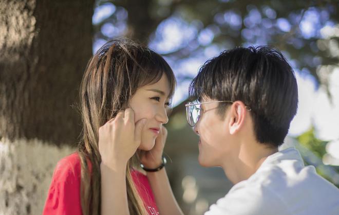 春花焰，男女主角间的微妙暧昧氛围升温