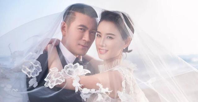 黄圣依杨子 2个人8人群,黄圣依杨子，两个人的世界，八人群的热闹