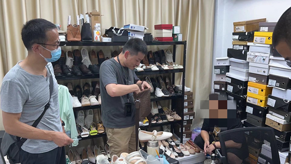 网店卖假鞋窝点被捣毁，警示与反思的警钟敲响