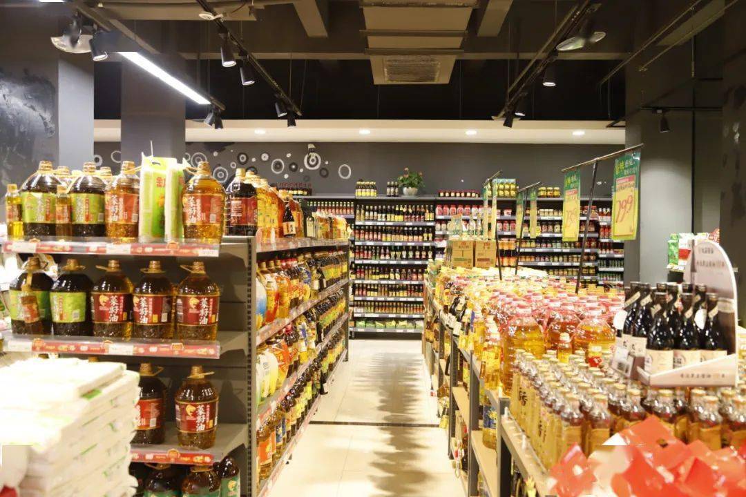 日用品变少 韩国超市逐渐变身食品店,日用品变少，韩国超市逐渐变身食品店，小巷中的独特风味探索