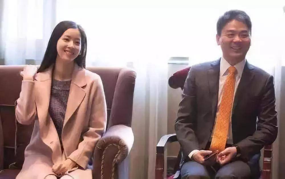 刘强东章泽天报案,刘强东章泽天报案事件深度解析