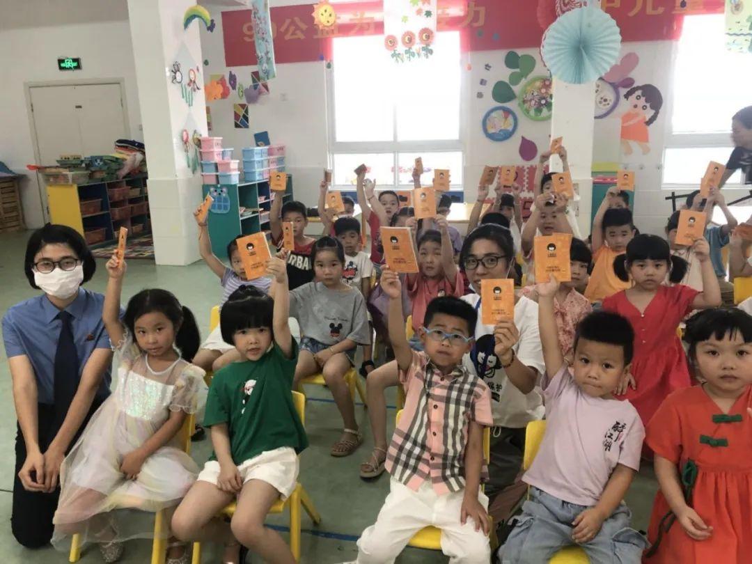 智慧幼儿园监管系统升级，保护孩子免受性侵，妈妈的守护力量与科技结合