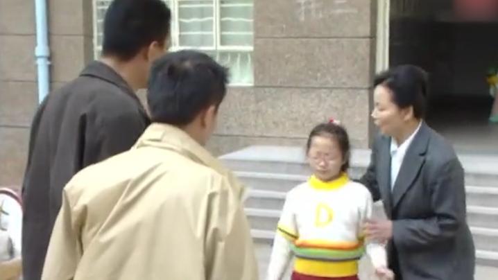 被拐36年的陈质军找到亲生父母,陈质军，被拐36年的重逢，小巷深处的秘密故事