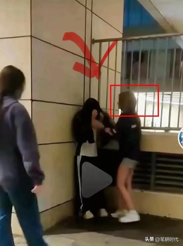 官方通报学生校外被人蒙着头殴打,官方通报学生校外被人蒙着头殴打，引发社会关注