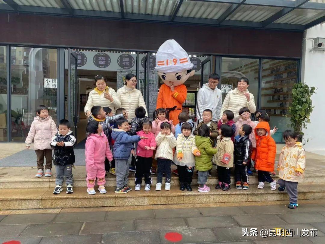 昆明摸摸舞最新探讨，文化现象的深度审视
