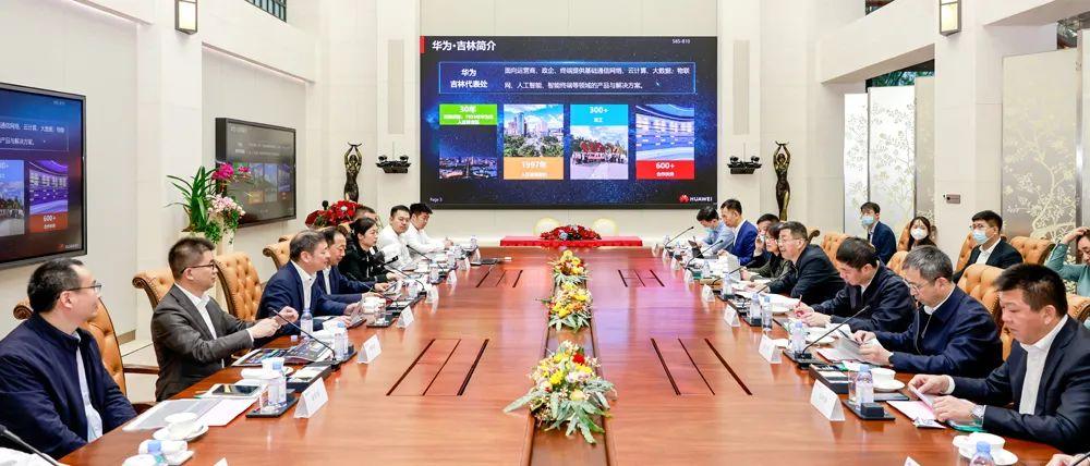 华为手机最新价格，科技与友情的交织故事