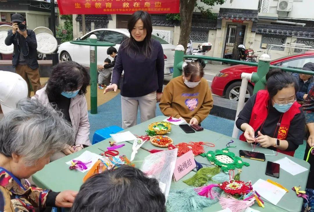 金陵雪最新小说，邻里温情日常故事