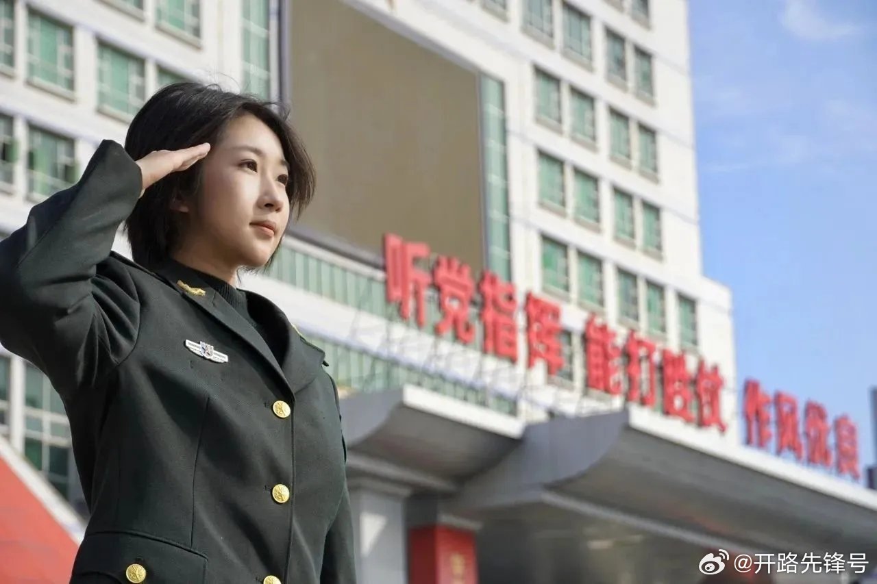 最新制服先锋，学习变化，自信成就梦想之路