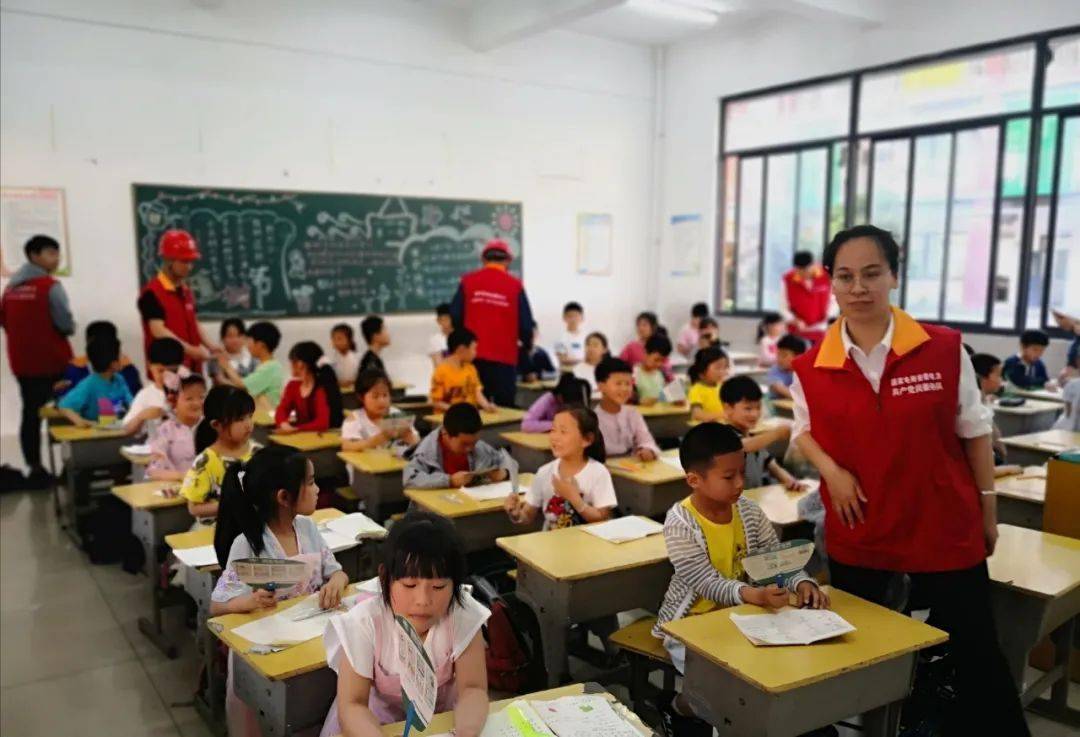 最新番号更新，蜕变与成长，学习点燃自信之光