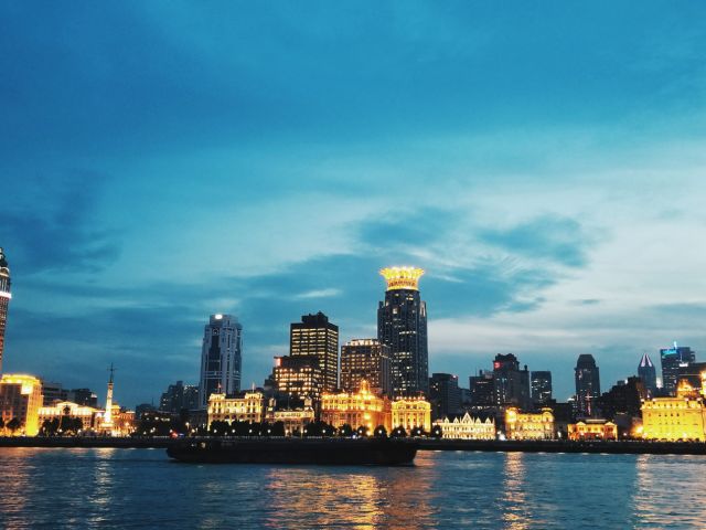长江传媒引领自然美景探索之旅，追寻内心平和与宁静的旅程