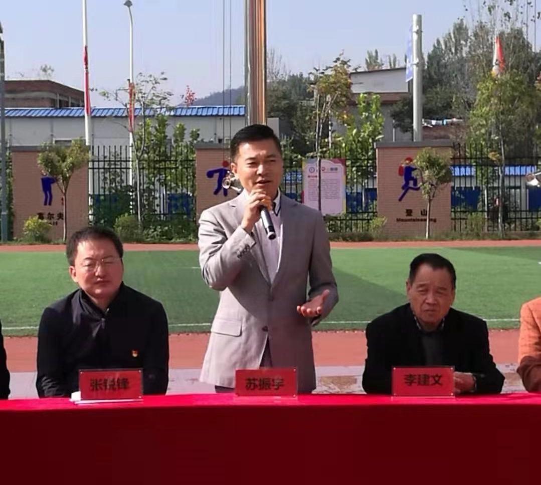 卢氏贴吧科技新品亮相，智能生活体验前所未有
