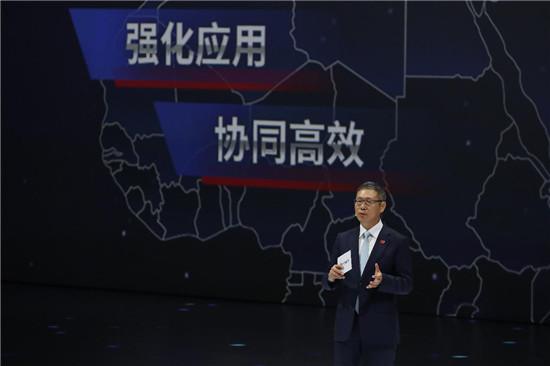 解放牵引车最新款J7，时代的领航者