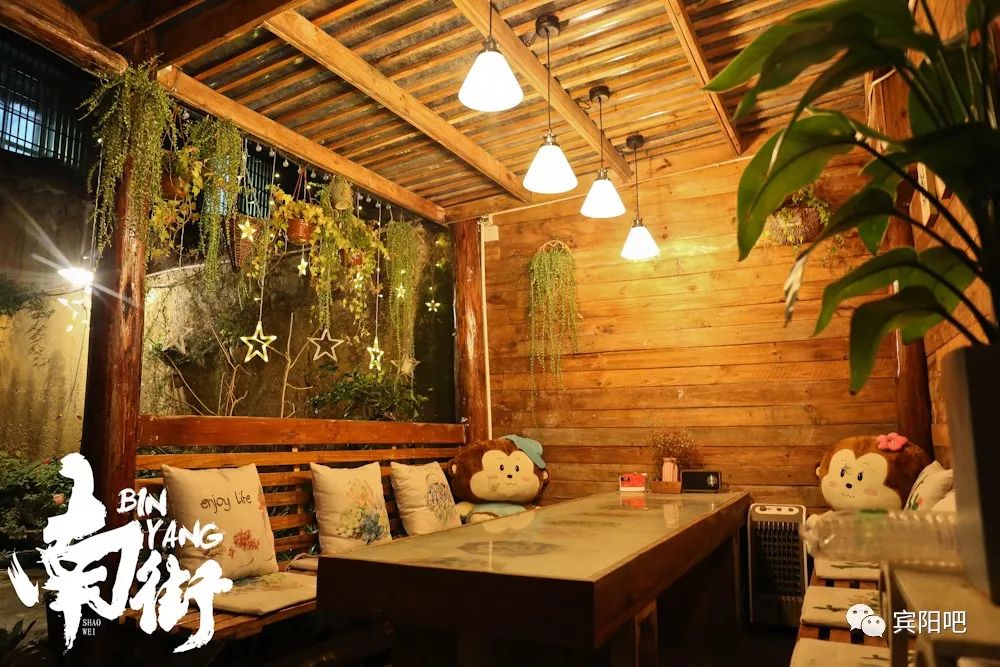 小巷深处的独特风情，特色小店魅力探秘最新外观展示